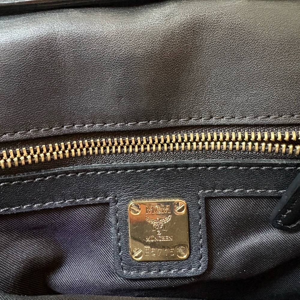 MCM Snakeskin & Leather Crossbody Bag, can be worn as clutch or shoulder bag - Picture 7 of 15